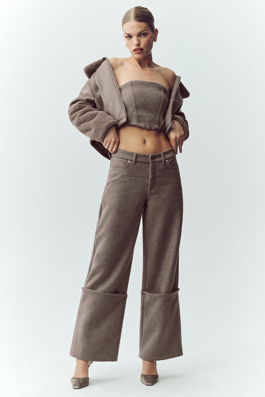 W1503P_07776_b1_s1_a1_m176_00f109a1-56aa-42bb-8d0d-6af672d3bc5e