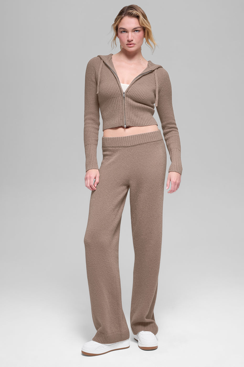 W31022R_06660_b1_s1_a4_m242